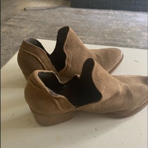 Suede boots